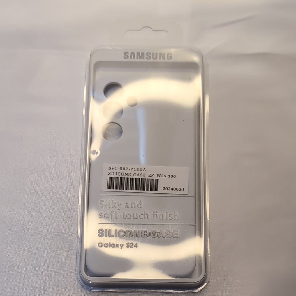 Samsung Galaxy S24 Silicone Case - Cream